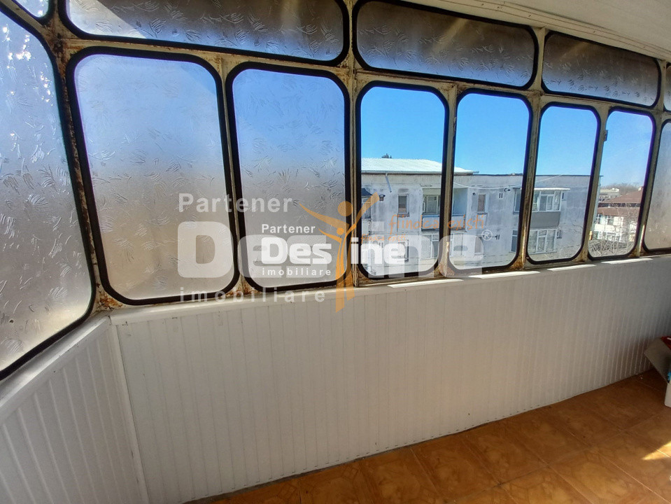 Apartament 2 camere 46 mp model decomandat, renovat in totalitate - Roman