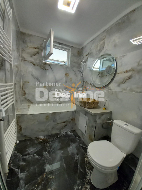 Apartament 2 camere 46 mp model decomandat, renovat in totalitate - Roman