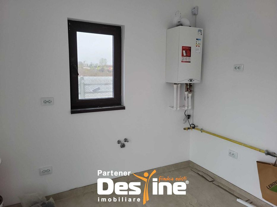 Casa individuala + curte, incalzire in pardoseala, finisata, Bragadiru