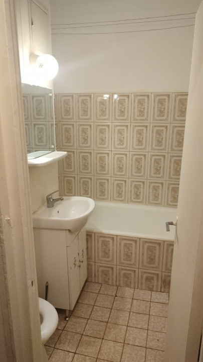 Garsoniera situata la parter 26 mp zona Materna