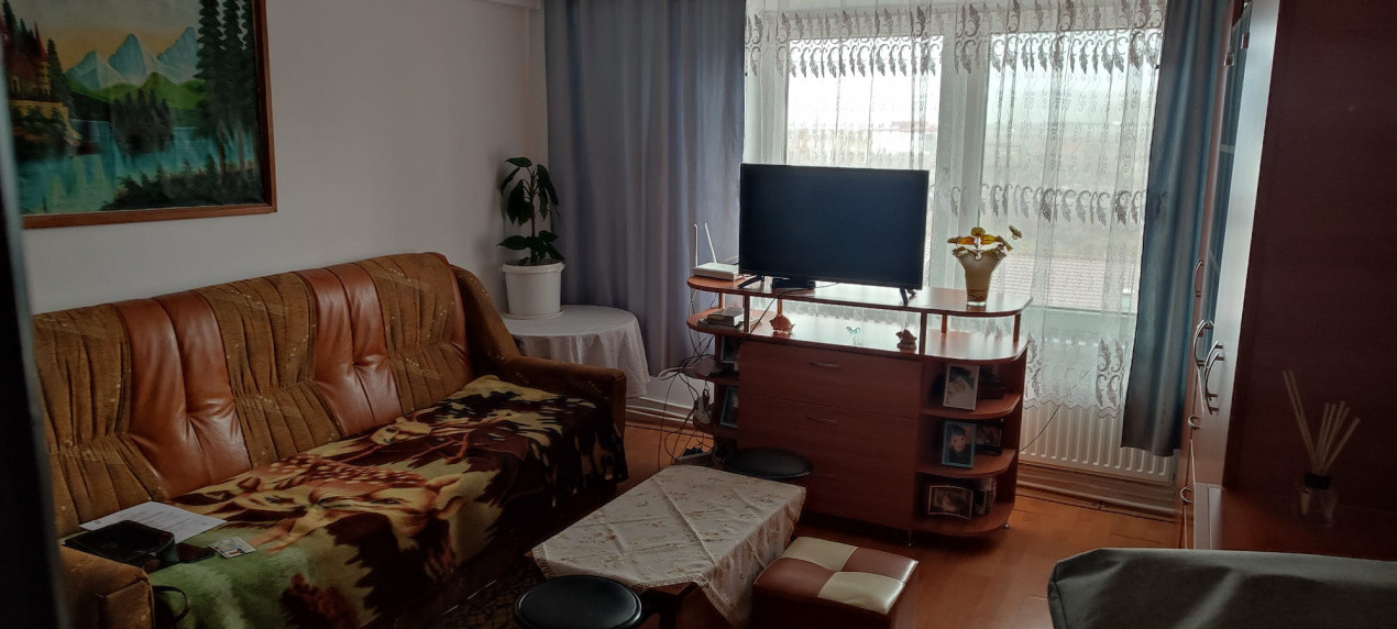 Apartament cu 1 camera ,decomandat , mobilat si renovat recent