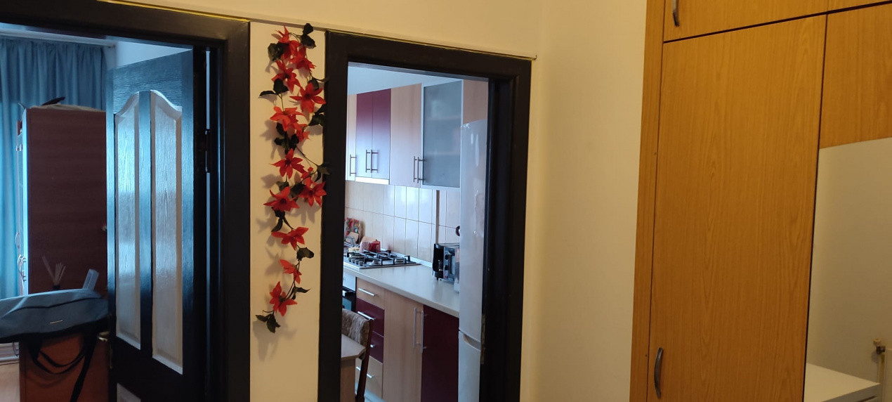 Apartament cu 1 camera ,decomandat , mobilat si renovat recent