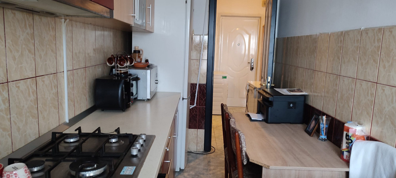 Apartament cu 1 camera ,decomandat , mobilat si renovat recent