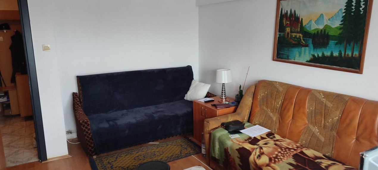 Apartament cu 1 camera ,decomandat , mobilat si renovat recent