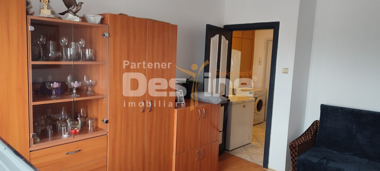 Apartament cu 1 camera ,decomandat , mobilat si renovat recent