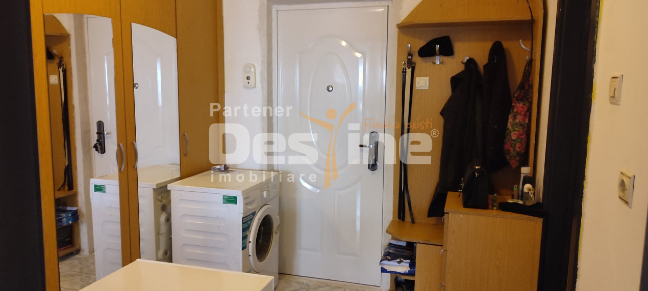 Apartament cu 1 camera ,decomandat , mobilat si renovat recent