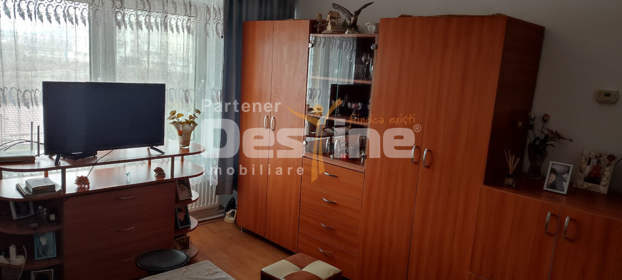 Apartament cu 1 camera ,decomandat , mobilat si renovat recent