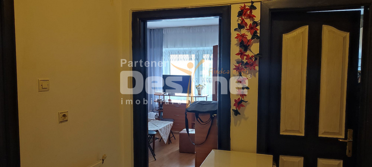 Apartament cu 1 camera ,decomandat , mobilat si renovat recent