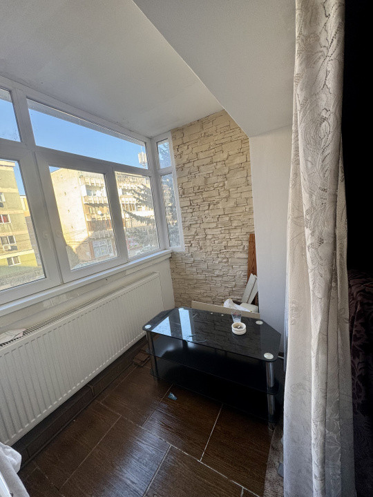 Apartament 3 camere ultracentral etaj 1 Simeria 