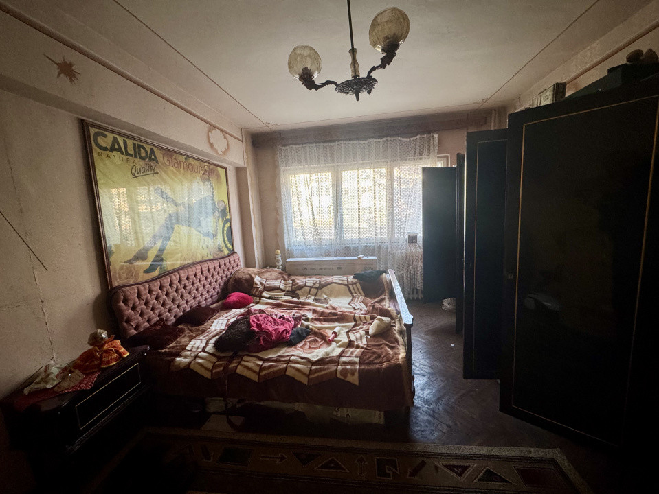 Apartament 3 camere ultracentral etaj 1 Simeria 