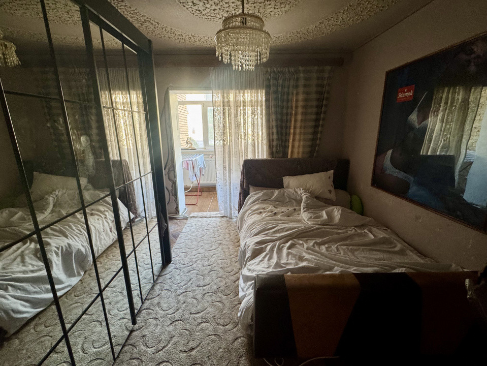 Apartament 3 camere ultracentral etaj 1 Simeria 