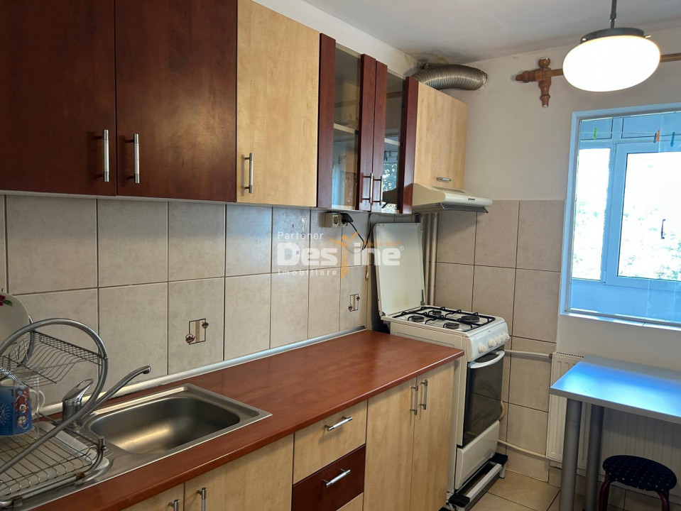 Chirie Apartament 3 camere 70 mp mobilat utilat loc de parcare - Drumul Taberei