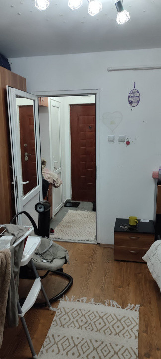 Garsoniera compusa din 2 camere la parter zona Micro 3 zona cu multe facilitati