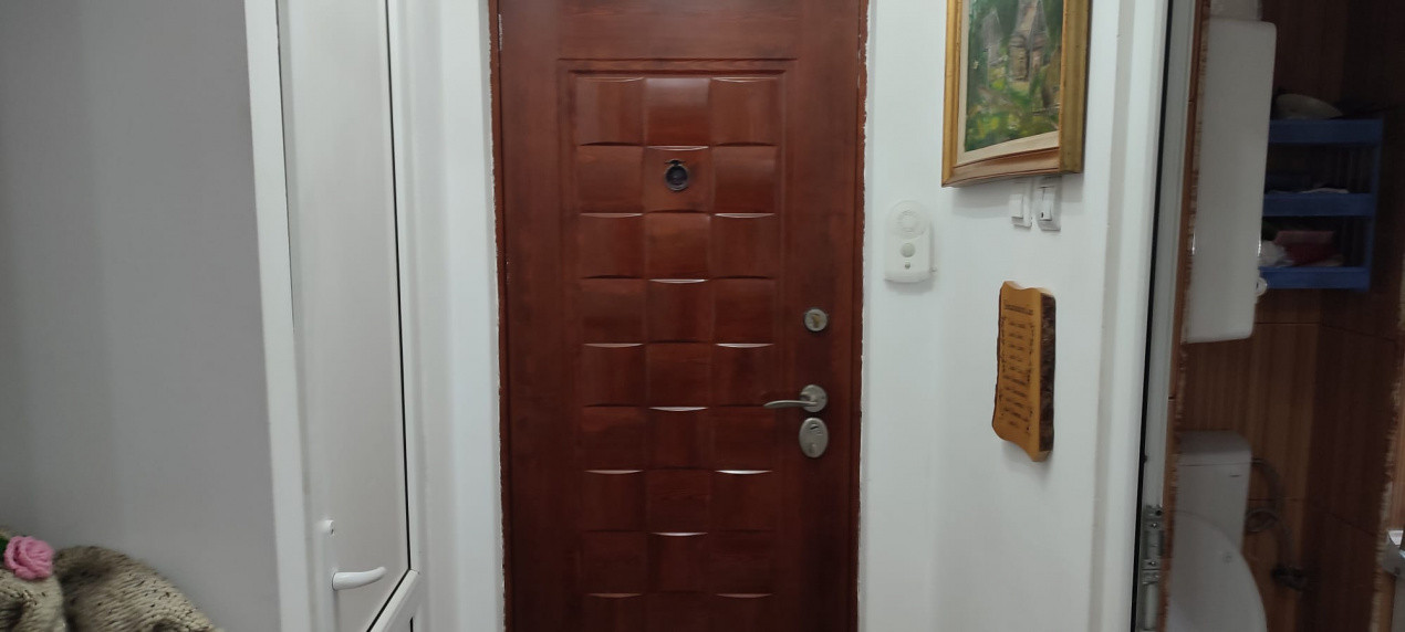 Garsoniera compusa din 2 camere la parter zona Micro 3 zona cu multe facilitati