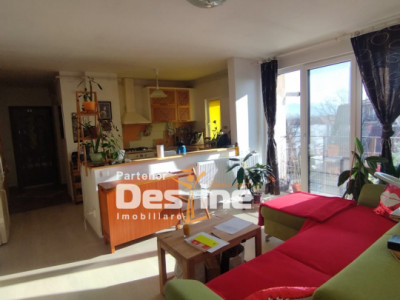 Apartament 3 camere, mobilat, semidecomandat, etaj 4, zona Progresului 