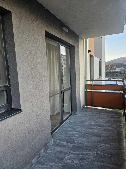 Studio, suprafata de 45mp + balcon, mobilat si utilat, cu loc de parcare inclus