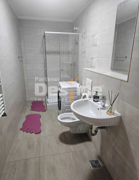 Studio, suprafata de 45mp + balcon, mobilat si utilat, cu loc de parcare inclus