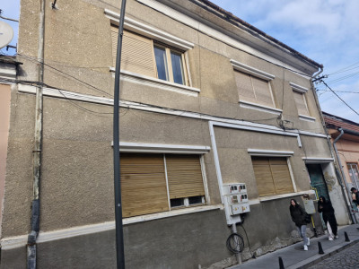 Casă boierească veche în centrul istoric