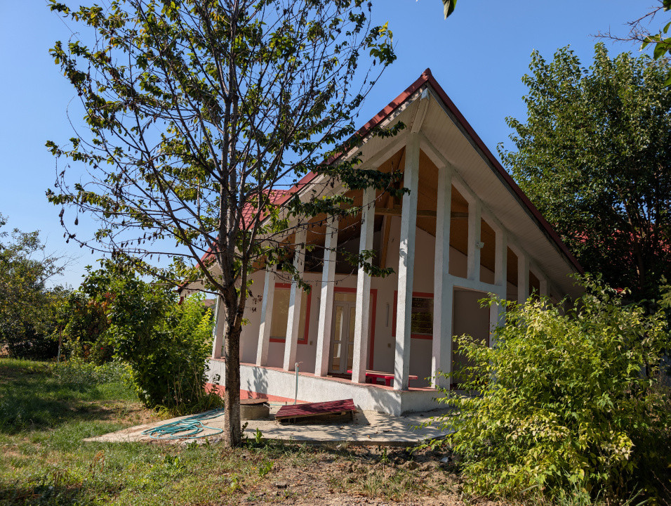 Ocazie - Casă P+M 196 mpt 5 camere 2 băi 1200 mp teren, liberă Horlești (Rediu)