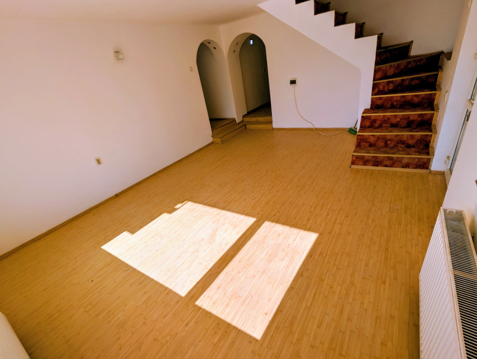 Ocazie - Casă P+M 196 mpt 5 camere 2 băi 1200 mp teren, liberă Horlești (Rediu)