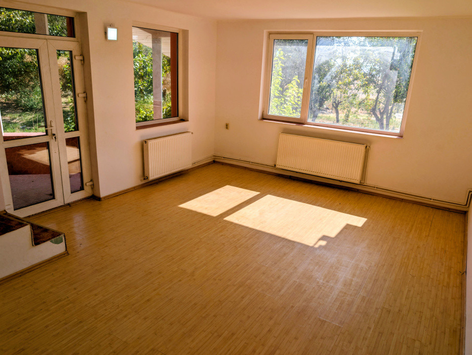 Ocazie - Casă P+M 196 mpt 5 camere 2 băi 1200 mp teren, liberă Horlești (Rediu)