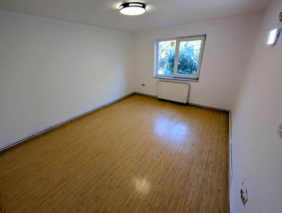 Ocazie - Casă P+M 196 mpt 5 camere 2 băi 1200 mp teren, liberă Horlești (Rediu)