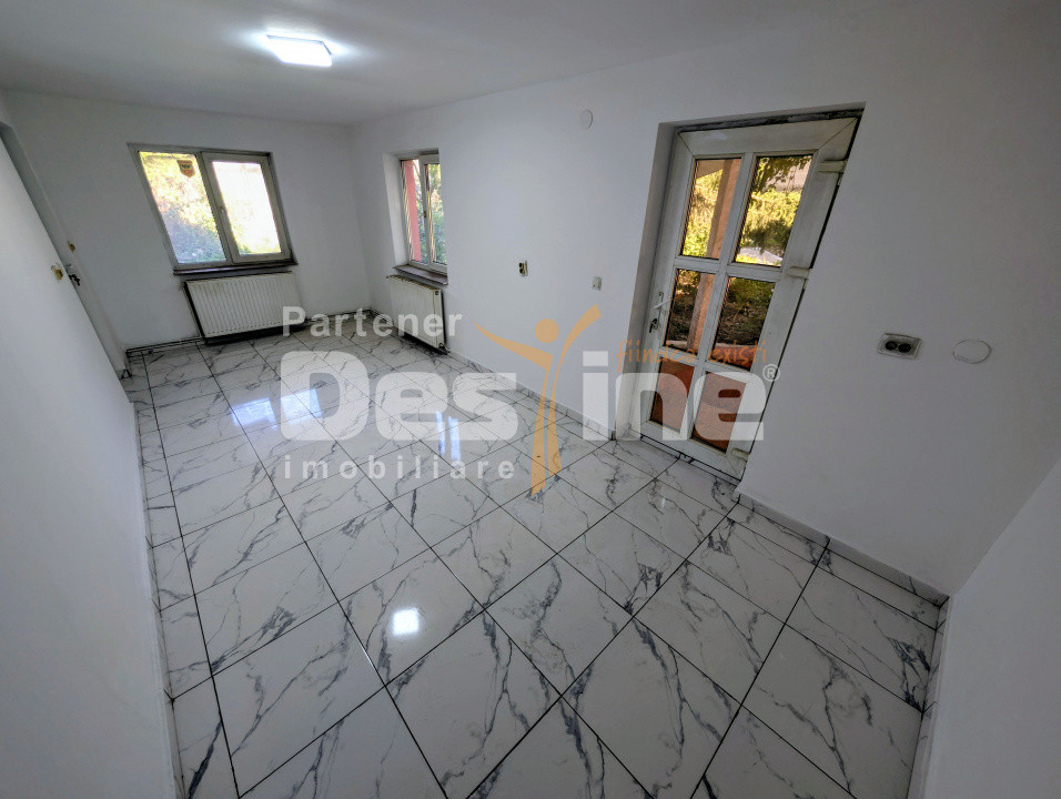 Ocazie - Casă P+M 196 mpt 5 camere 2 băi 1200 mp teren, liberă Horlești (Rediu)