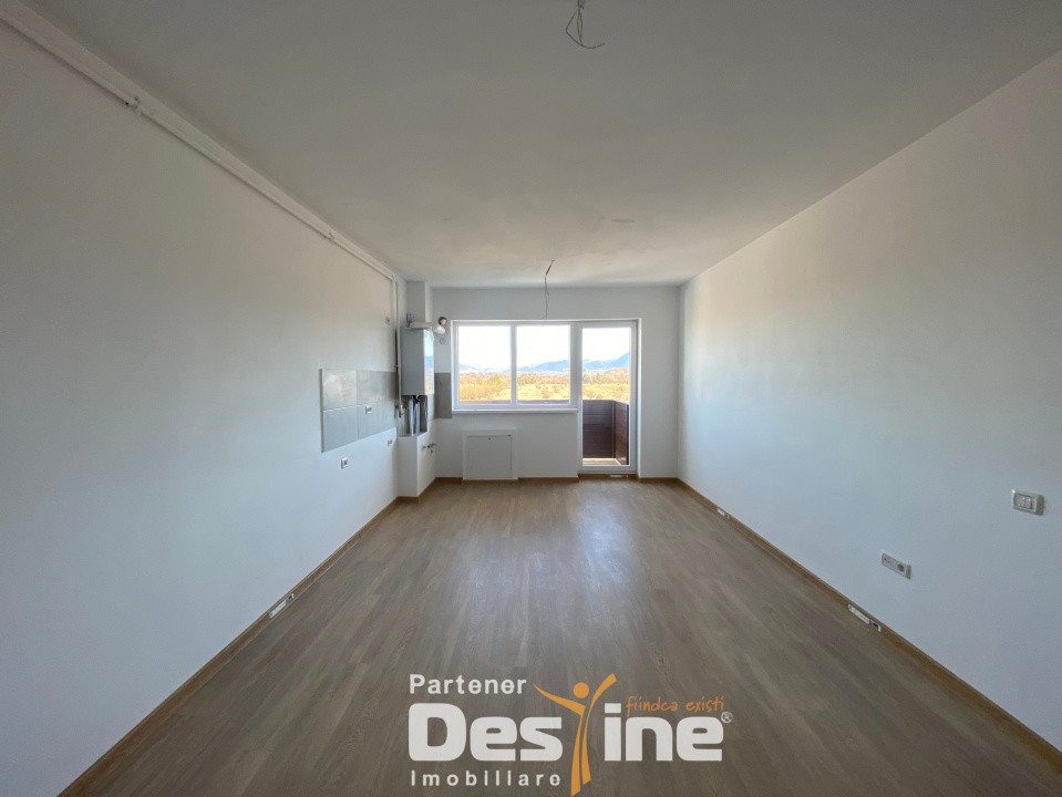 Studio 50 mp, etaj intermediar, cu balcon si loc de parcare, situat in Subcetate