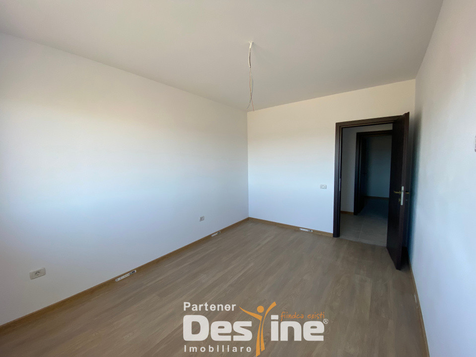 Studio 50 mp, etaj intermediar, cu balcon si loc de parcare, situat in Subcetate