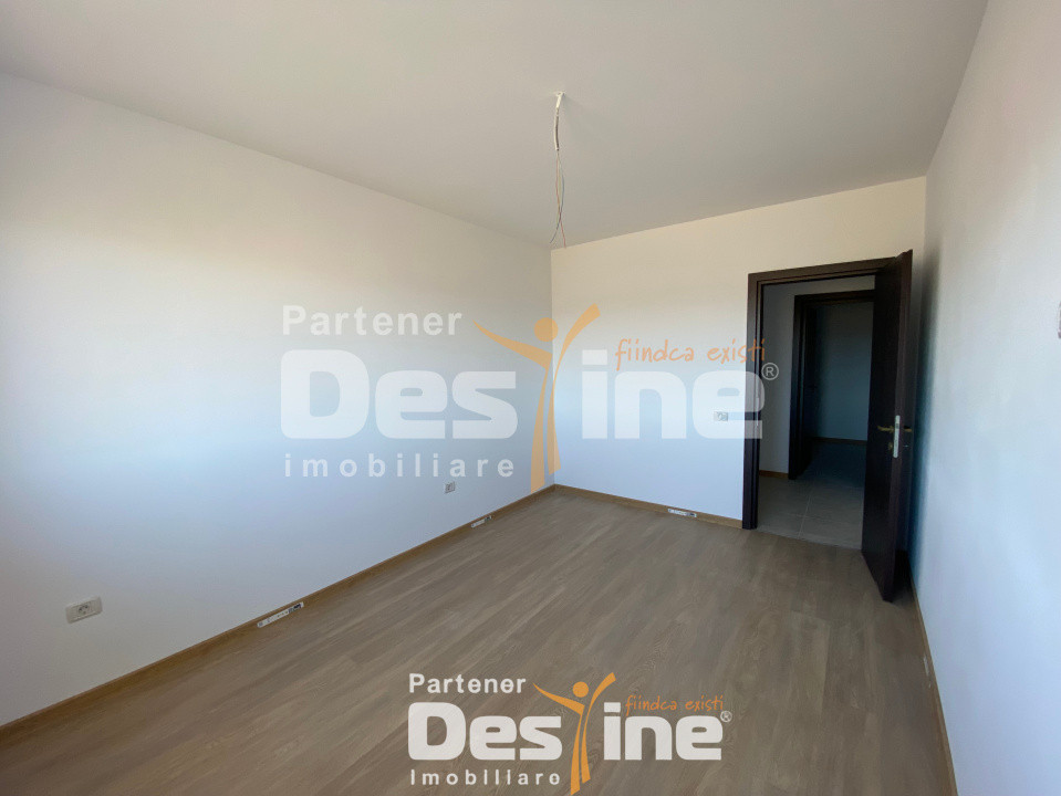 Studio 50 mp, etaj intermediar, cu balcon si loc de parcare, situat in Subcetate
