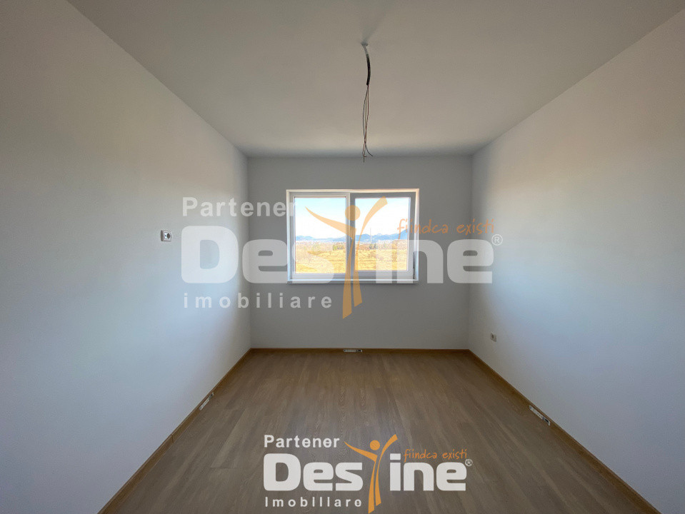 Studio 50 mp, etaj intermediar, cu balcon si loc de parcare, situat in Subcetate