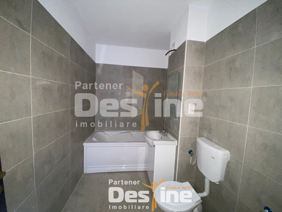Studio 50 mp, etaj intermediar, cu balcon si loc de parcare, situat in Subcetate