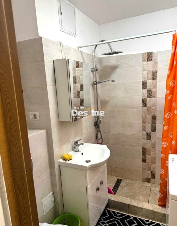 Garsoniera 31 mp la bulevard renovata complet in Tatarași