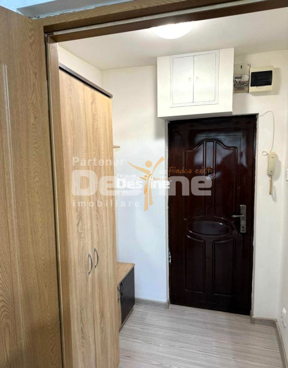 Garsoniera 31 mp la bulevard renovata complet in Tatarași