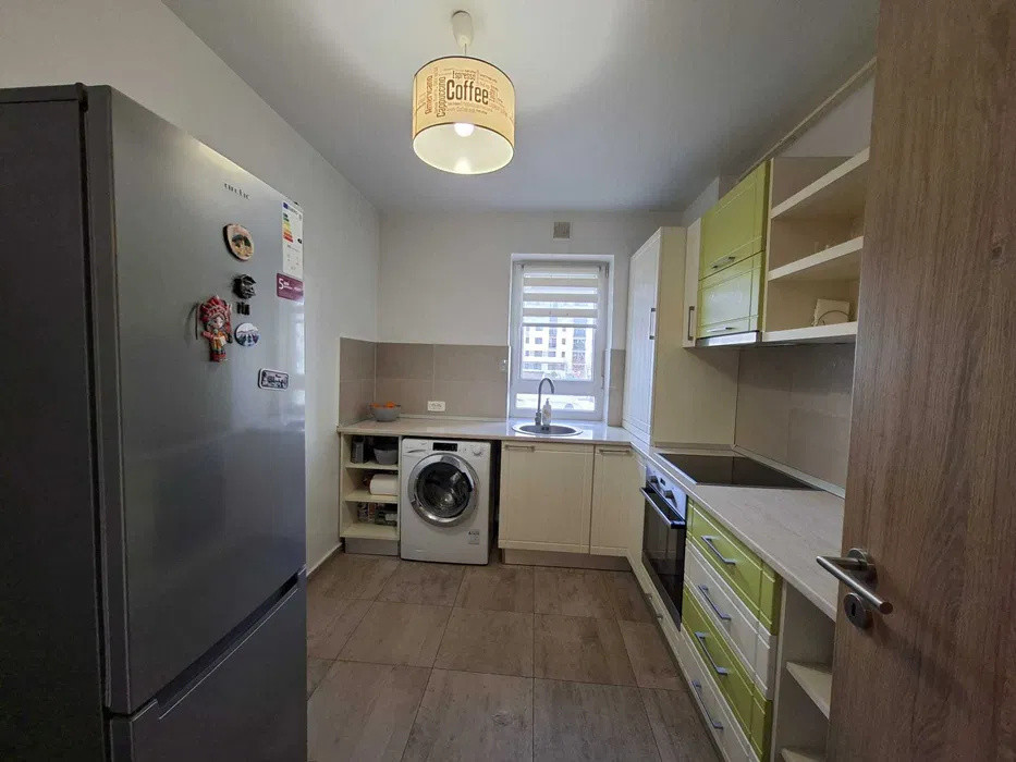 Apartament 2 camere, etaj intermediar, balcon, boxa si loc de parcare, Kasper 