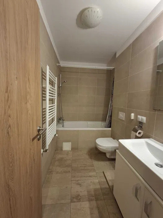 Apartament 2 camere, etaj intermediar, balcon, boxa si loc de parcare, Kasper 