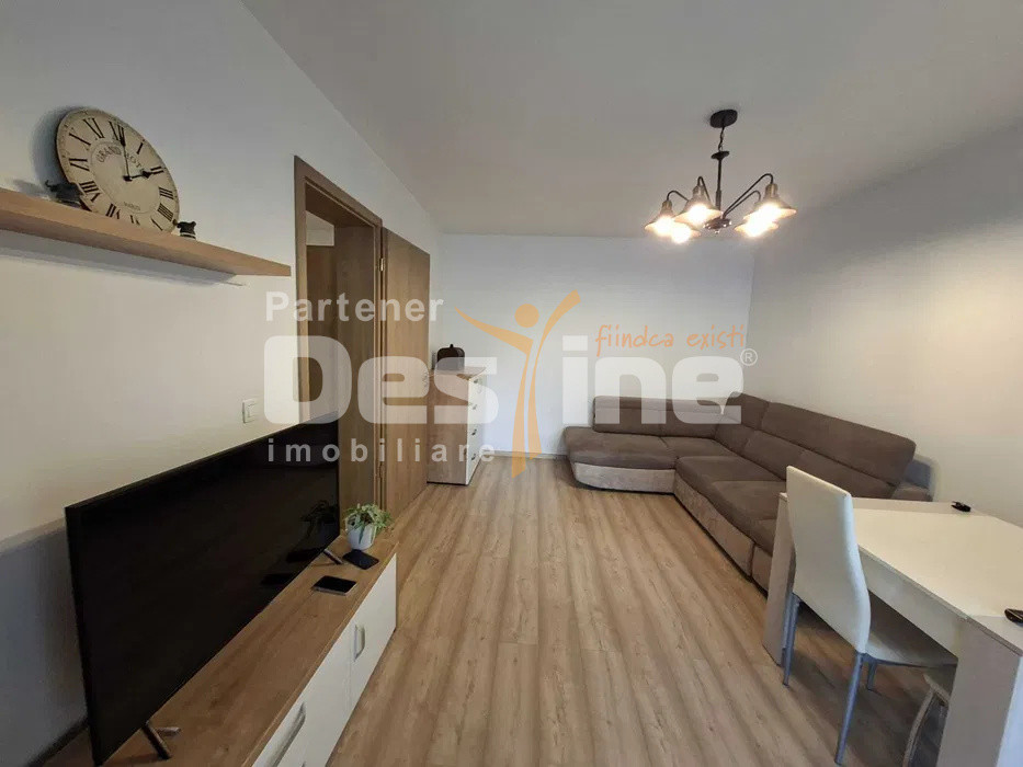 Apartament 2 camere, etaj intermediar, balcon, boxa si loc de parcare, Kasper 