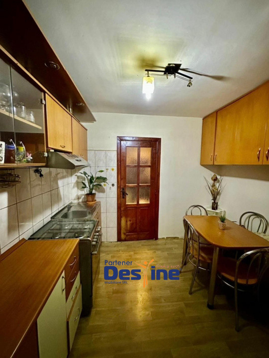 Apartament 2 camere, decomandat, zona excelenta, Calea Aradului