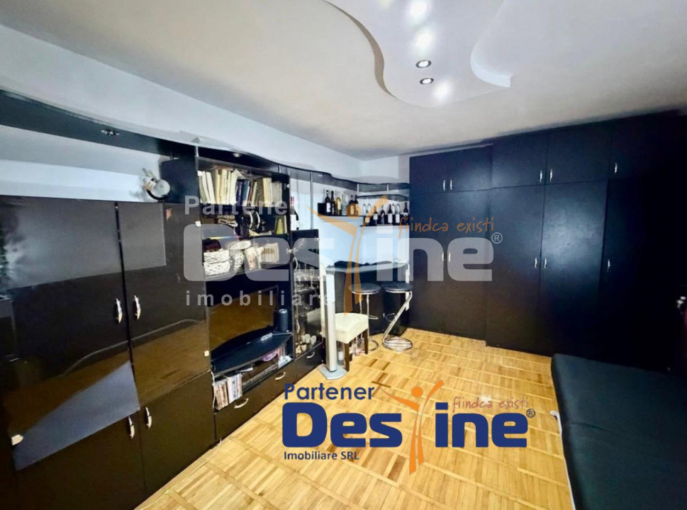 Apartament 2 camere, decomandat, zona excelenta, Calea Aradului