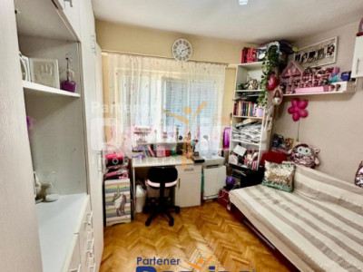 Apartament 2 camere, decomandat, zona excelenta, Calea Aradului