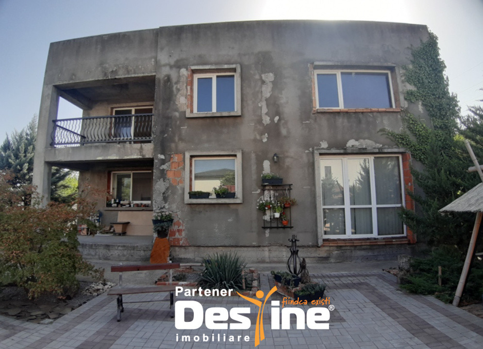 Vila P+1+M la gri, curte libera, zona Magurele