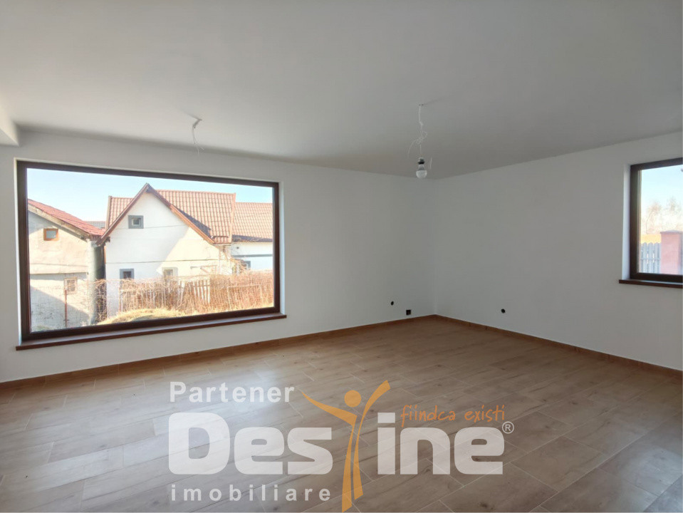 Vilă spațioasă de vânzare în Săcele – zona Bunloc, priveliște superbă