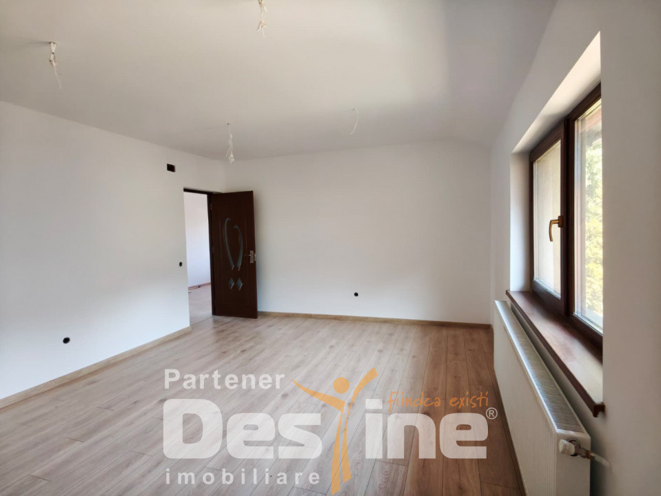 Vilă spațioasă de vânzare în Săcele – zona Bunloc, priveliște superbă