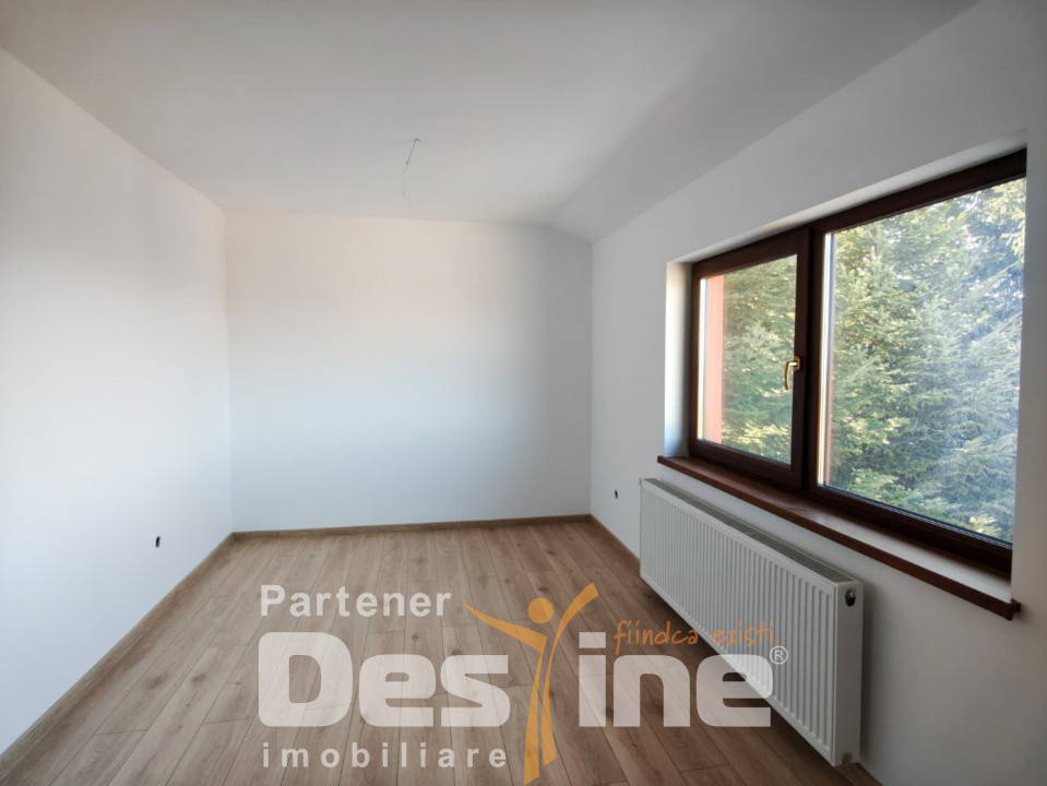 Vilă spațioasă de vânzare în Săcele – zona Bunloc, priveliște superbă