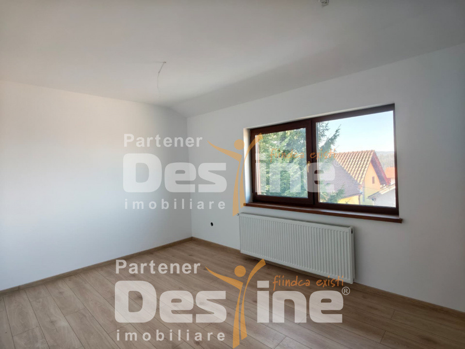 Vilă spațioasă de vânzare în Săcele – zona Bunloc, priveliște superbă