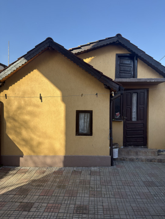 Casa P+1+M, în Rovine, zona linistita 