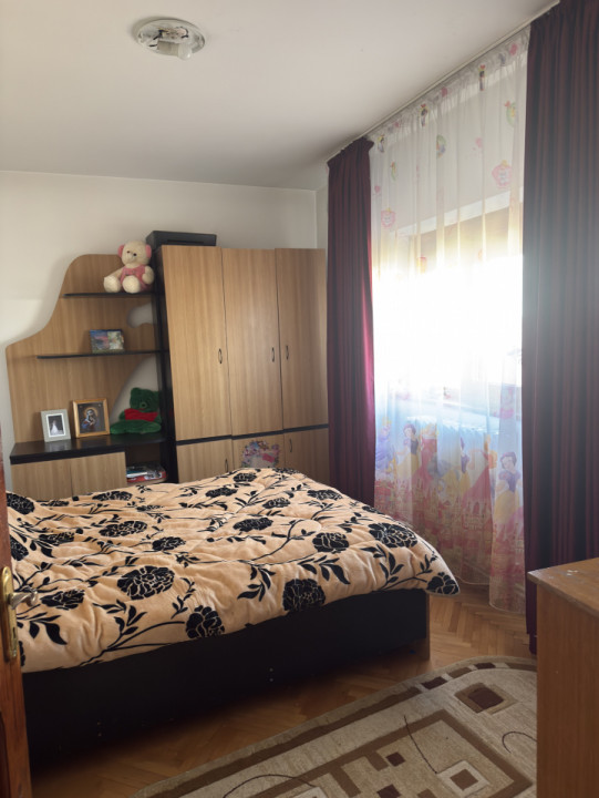 Casa P+1+M, în Rovine, zona linistita 