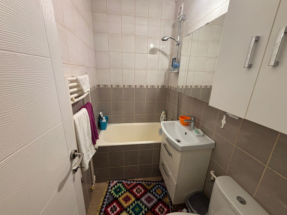 Apartament 2 camere, cu balcon, beci si loc de parcare, situat in zona Noua 