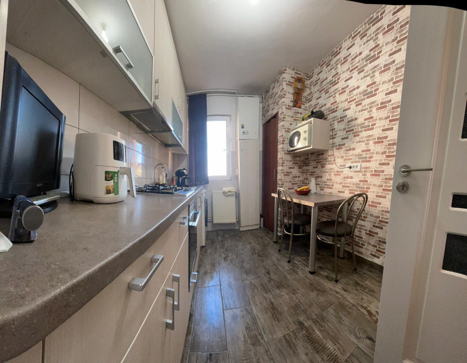 Apartament 2 camere, cu balcon, beci si loc de parcare, situat in zona Noua 