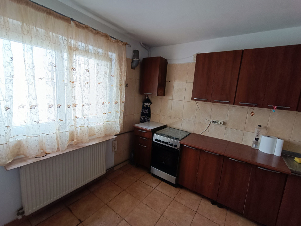 Apartament 3 camere, decomandat, langa Mall Vitan